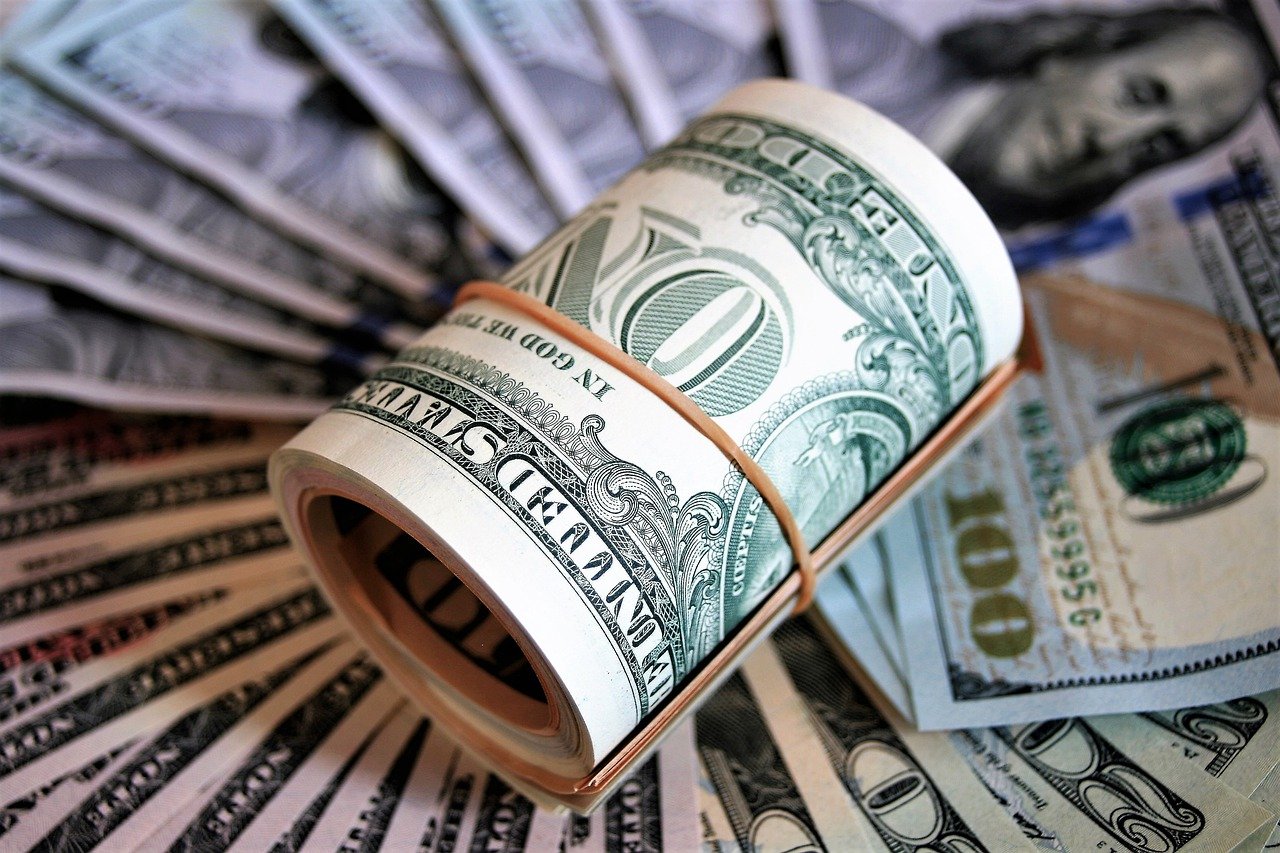 Money Cash Currency Finance  - pasja1000 / Pixabay