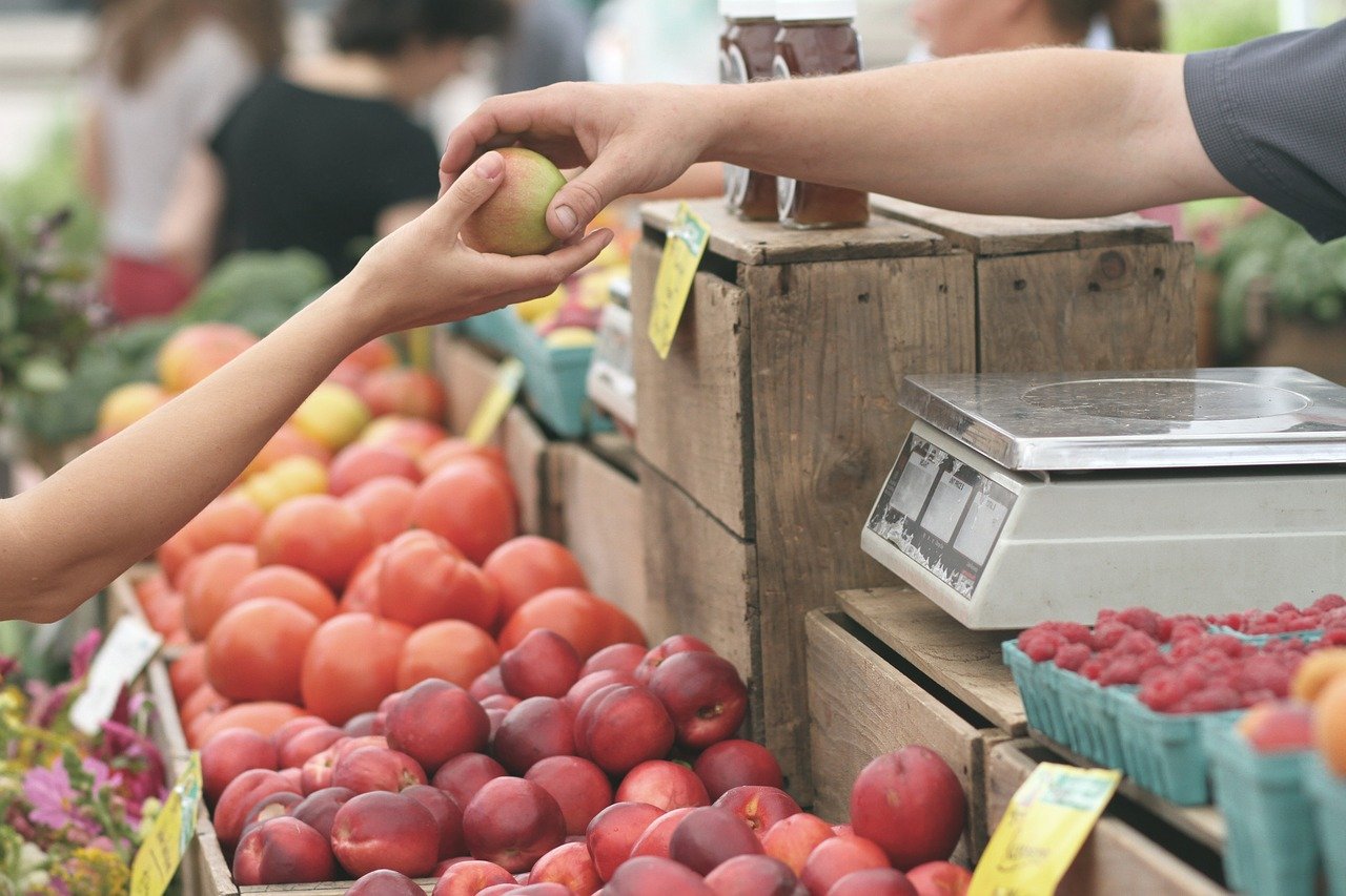 Apples Farmer S Market Buy Buying  - Pexels / Pixabay