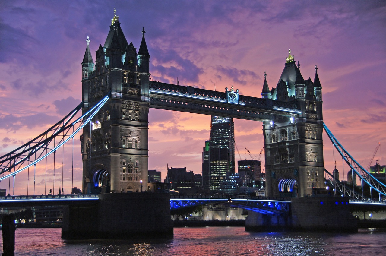 Tower Bridge Bridge Sunset  - fotofan1 / Pixabay
