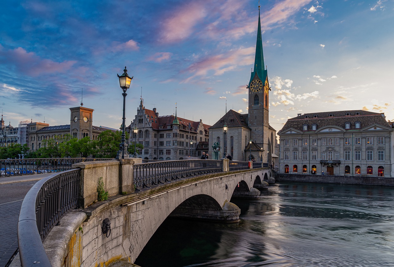 Bridge City River Zurich  - Sonyuser / Pixabay