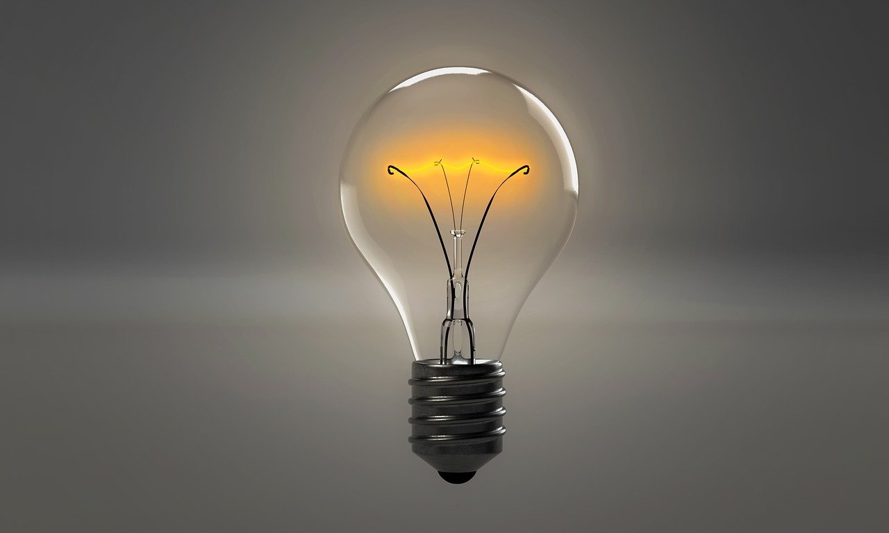 Lightbulb Bulb Light Idea Energy  - qimono / Pixabay