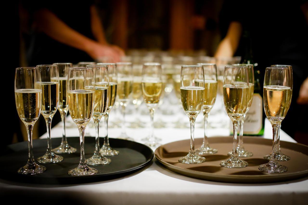 Drinks Alcohol Glasses Champagne  - Pexels / Pixabay