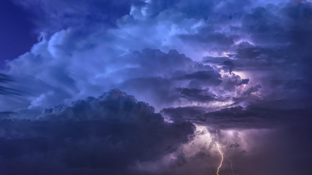 Thunderstorm Lightning Storm Night  - FelixMittermeier / Pixabay