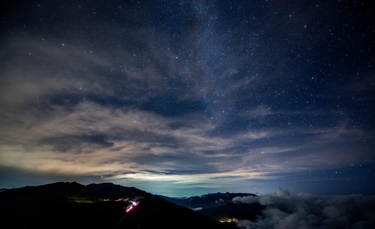 Dark Sky Stars Night Outdoors  - Pexels / Pixabay