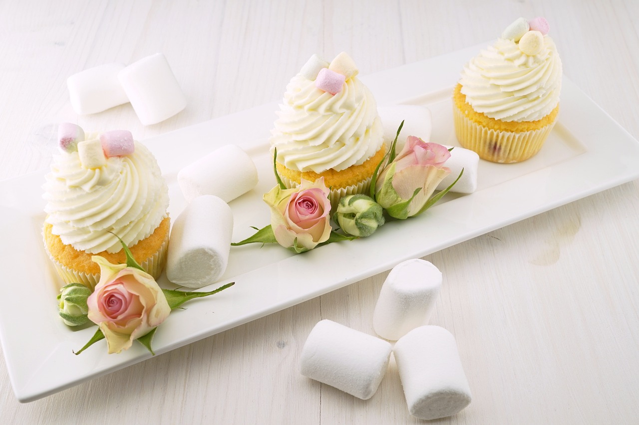 Cupcakes Muffins Marshmallows Icing  - Pexels / Pixabay