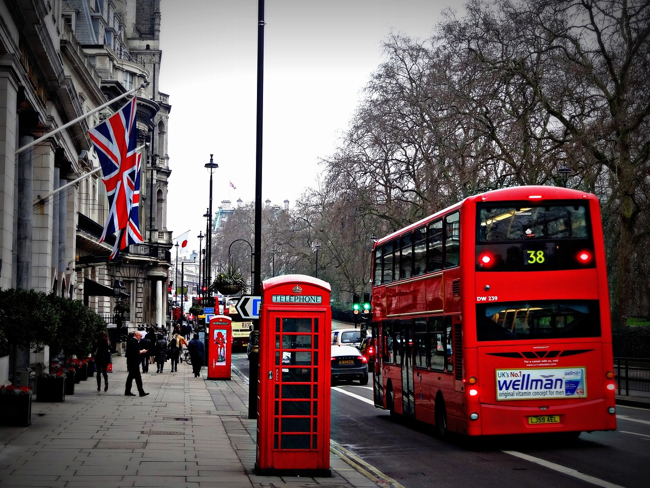 London Street Telephone Cabin  - paulohabreuf / Pixabay